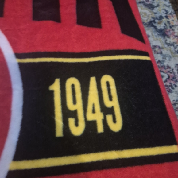 Atlanta Hawks Red and Black Throw Blanket
